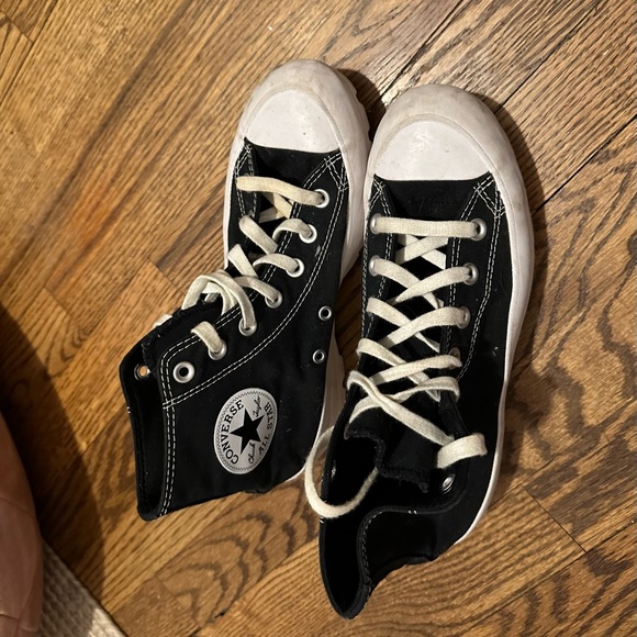 Converse Black Platform Chuck Taylor Hightop Sneaker (size 7) - Picture 3 of 6